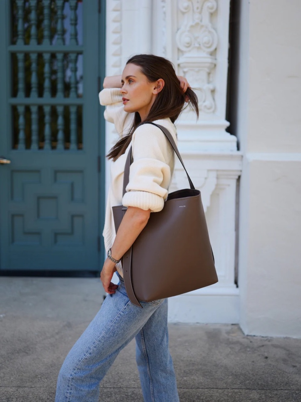 AALLYN | Jolina Bucket Tote - Leather